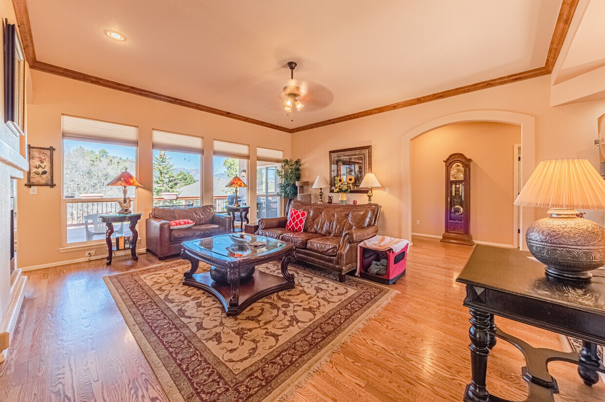 Foto principal - 2235 Rockhurst Blvd