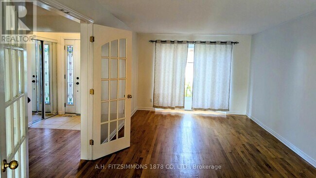 Photo du bâtiment - 6 Pattermead Crescent