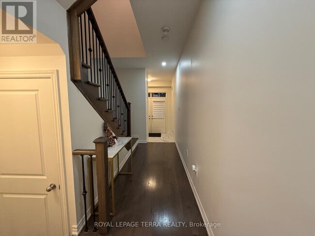 Building Photo - 70 Fruitful Cres