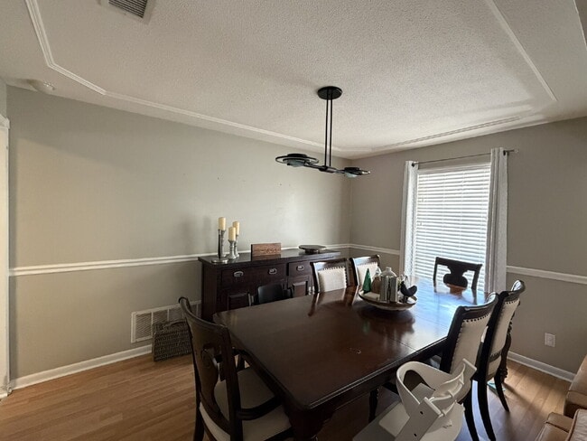 Building Photo - Charming Orange Park Home in a Prime Location