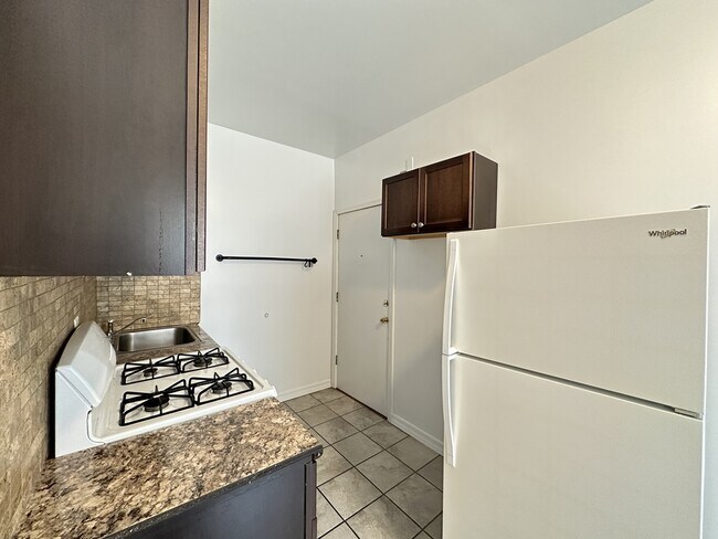 Foto del edificio - 6343 N Magnolia Ave