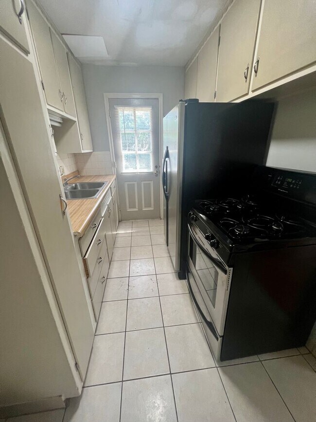 Foto del edificio - 2407-2409 Washington St