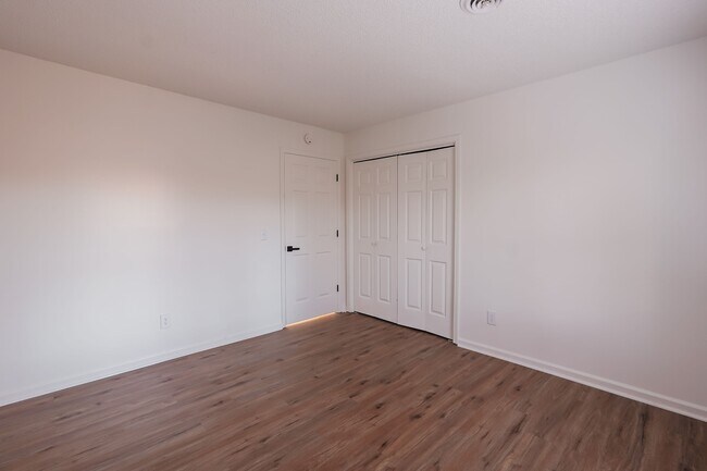 Foto del edificio - 134-134 Northwood Dr