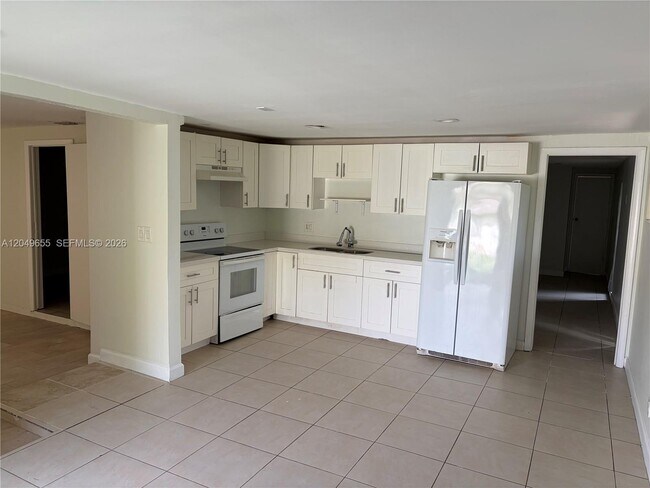 Building Photo - 5853 McKinley St