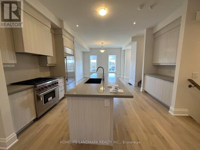 Photo du bâtiment - 9420 Bayview Ave