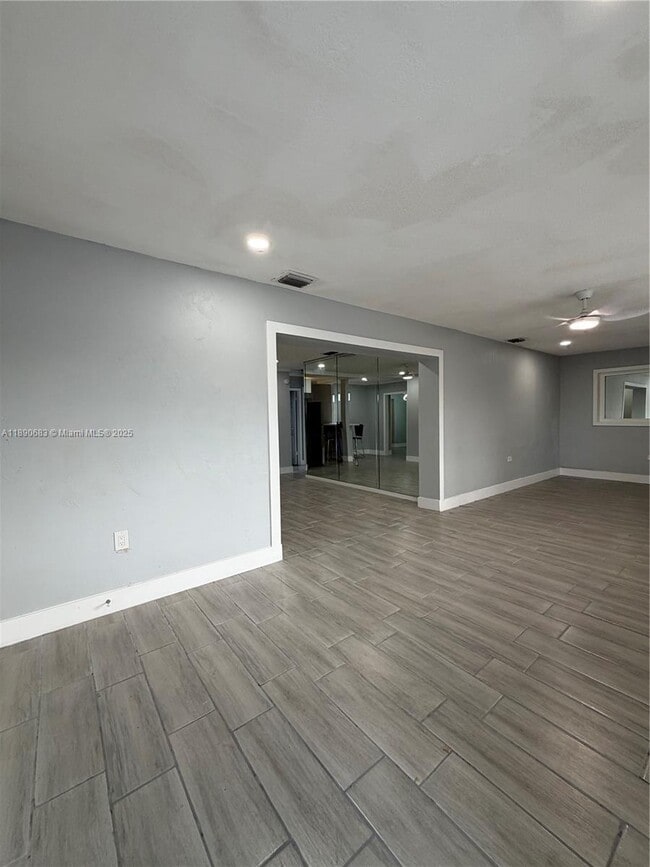 Foto del edificio - 2531 NW 152nd Terrace
