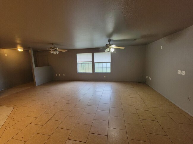 Foto del edificio - 12608 Greasy Valley Rd