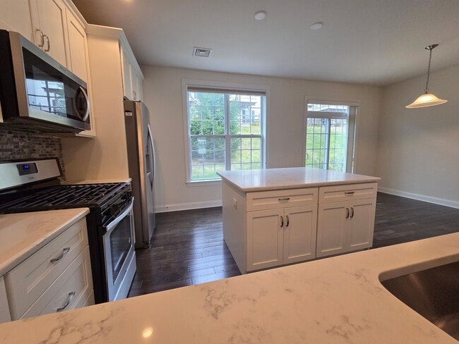 Foto del edificio - 12 Putnam Ln