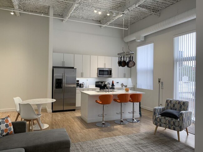 Foto del edificio - 1221 N. LaSalle Lofts