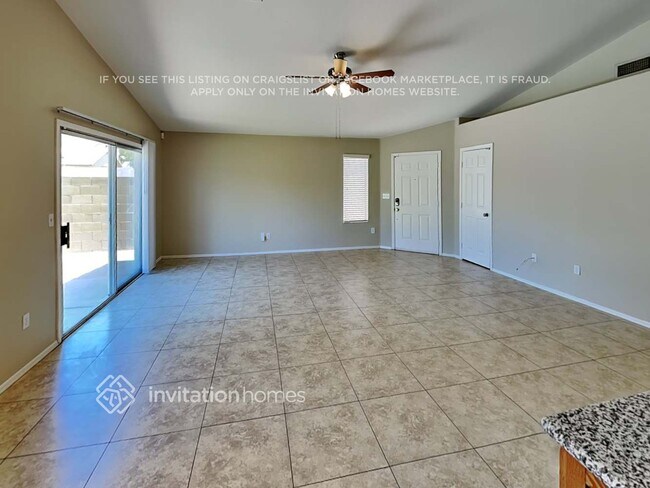 Foto del edificio - 4542 E Scott Ave
