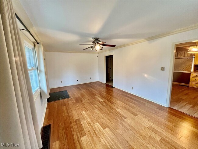 Building Photo - 301 Bogart Rd