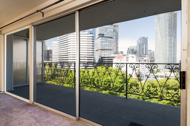 Foto del edificio - 1740 Melrose Ave