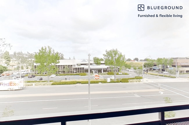 Foto del edificio - 185 S State College Blvd