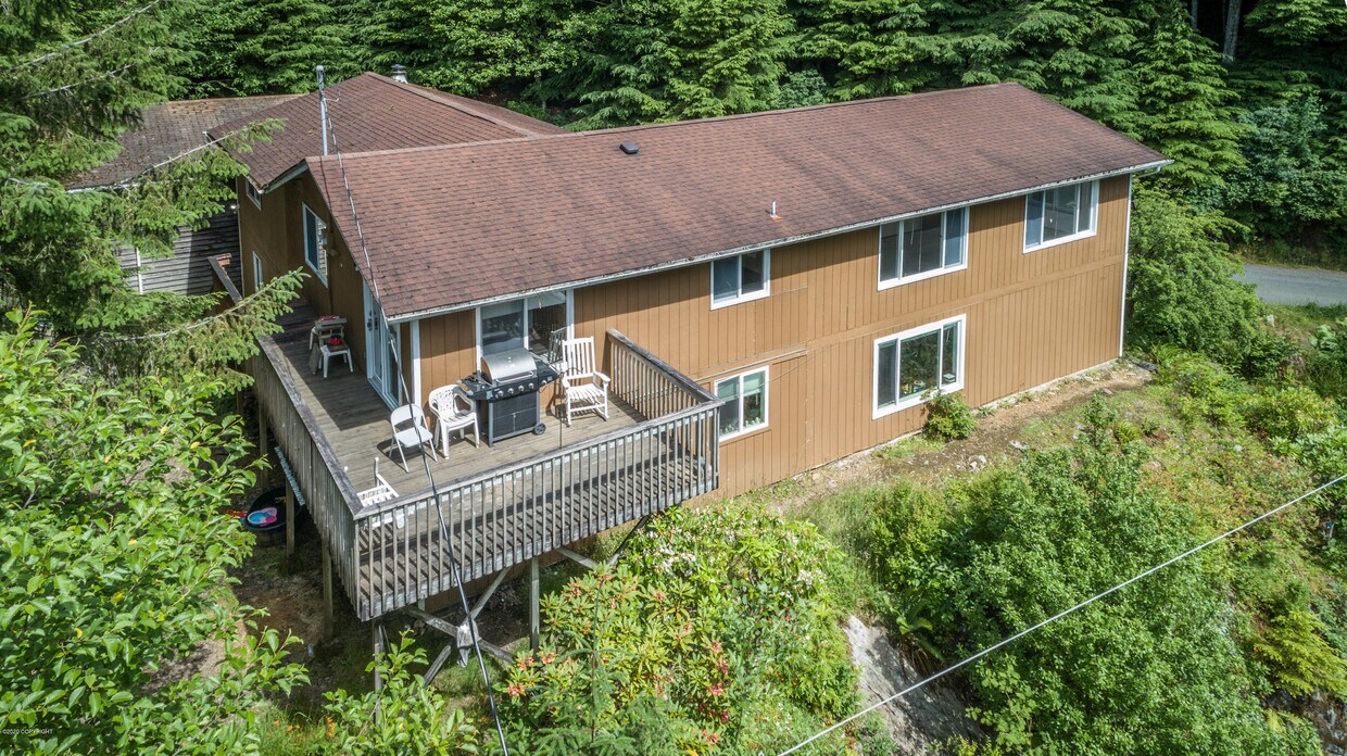 Primary Photo - 733 Miller Ridge Rd