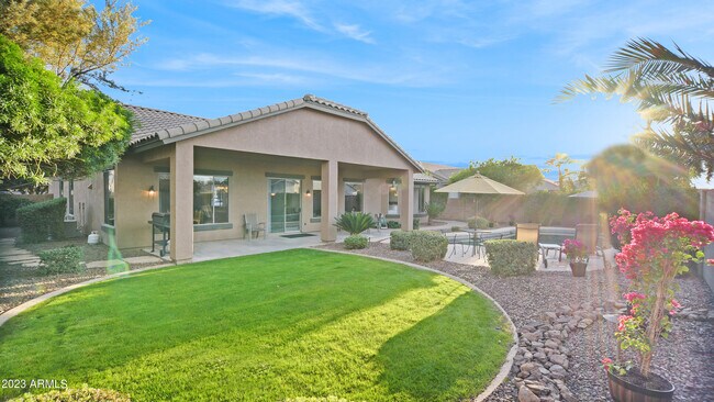 Building Photo - 4424 E Palmdale Ln