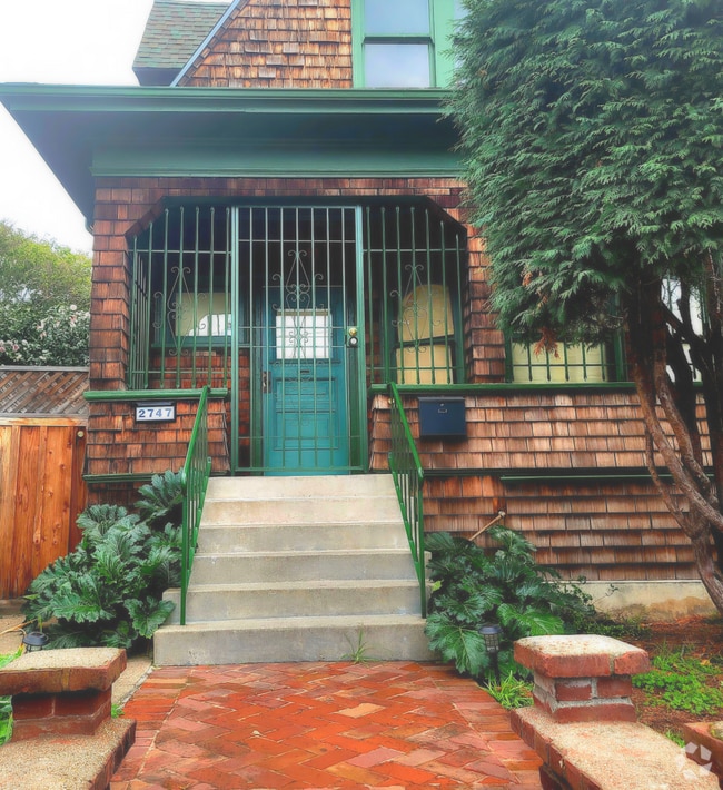 Building Photo - 2747 McGee Ave
