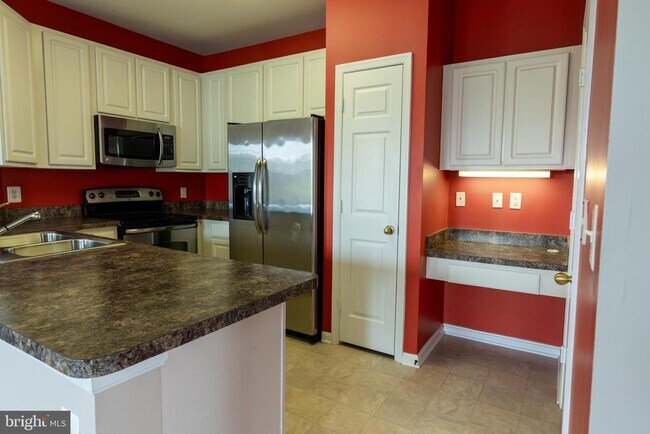 Building Photo - 2705 Ashfield Dr
