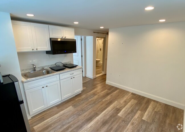 Building Photo - 52 S Border Rd