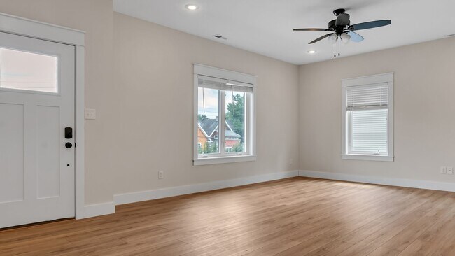 Building Photo - 1200 N Woodburn Ave
