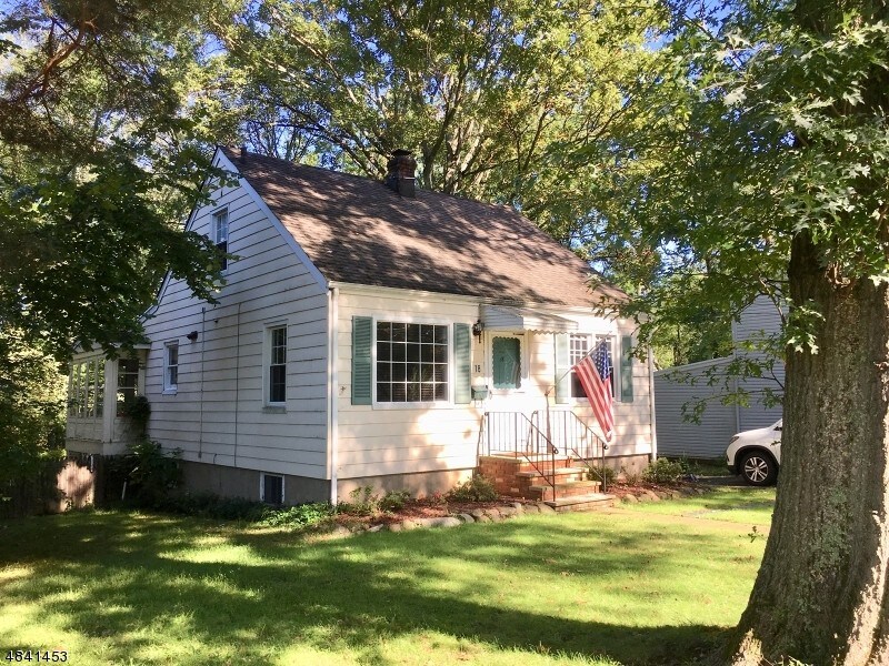 Primary Photo - 18 Westview Ave