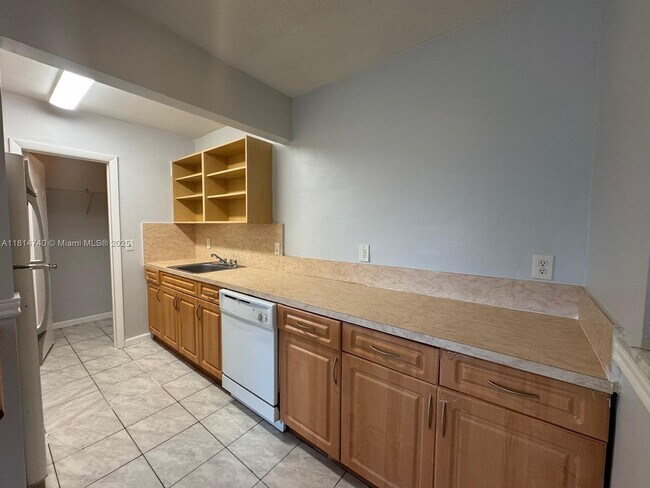 Foto del edificio - 1522 NE 34th Ct