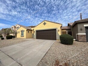Building Photo - 15923 N 73rd Ln