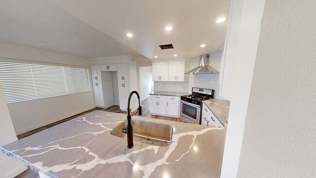 Foto del edificio - 4 Bedroom Home in Rolling Hills Community Yucaipa CA