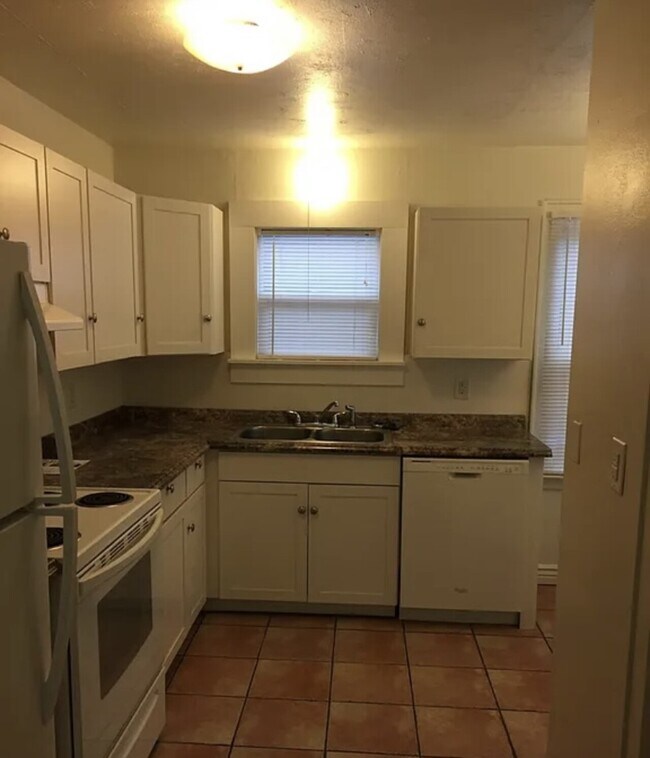 Foto del edificio - 2145 Cottage St SE