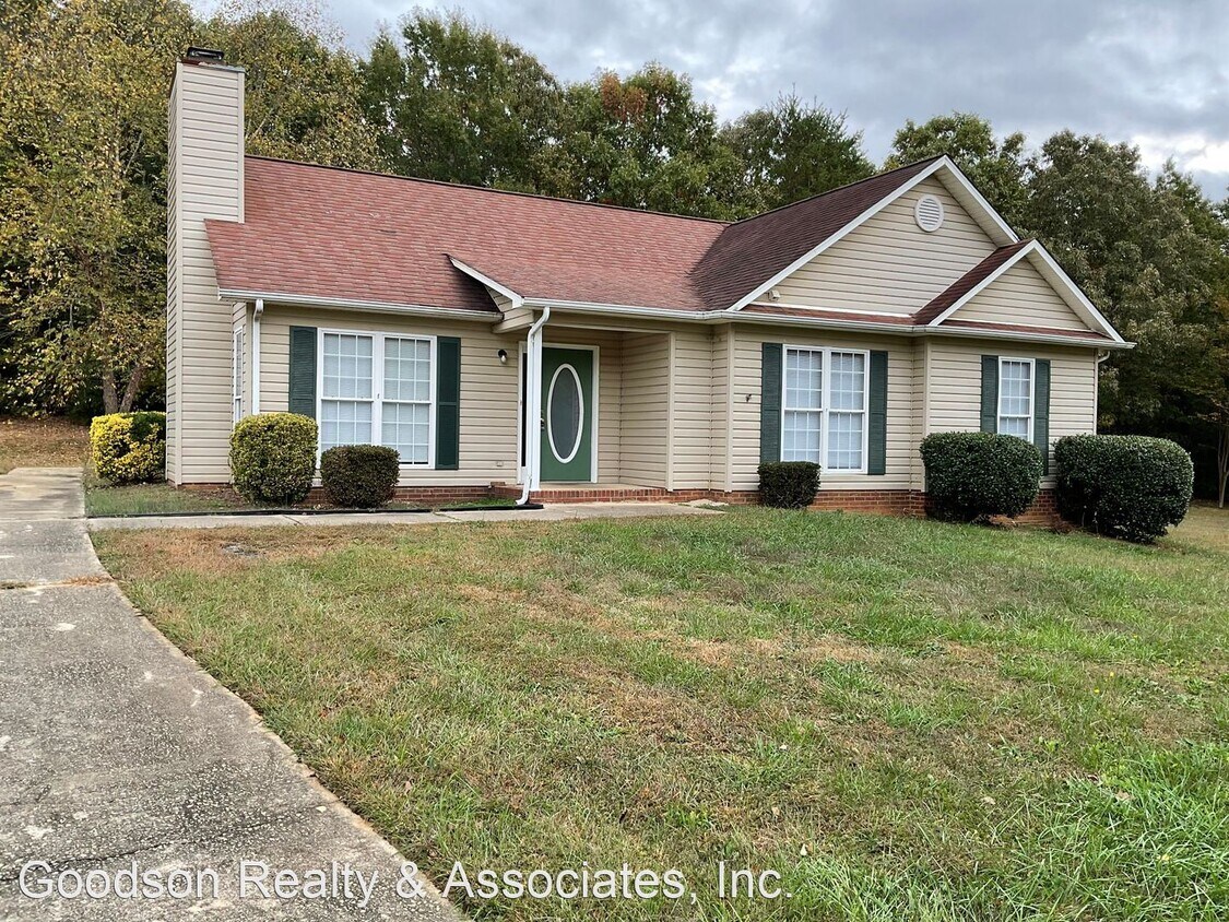 3 br, 2 bath House 1864 Smyrna Lane House Rental in Catawba, NC