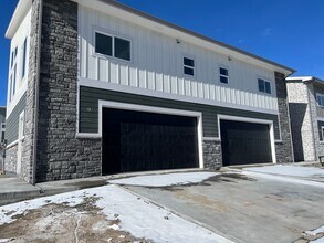 Building Photo - 222 Miller Ln