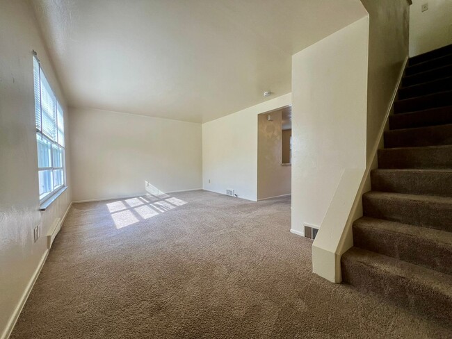 Building Photo - Magnificent 3 Bedroom Townhome with Garage...