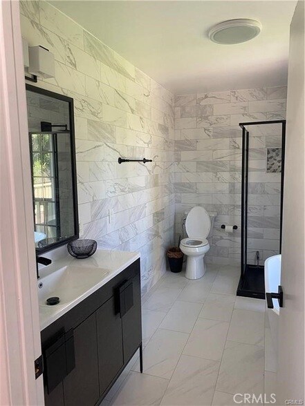 Foto del edificio - 2020 Oakland Hills Dr