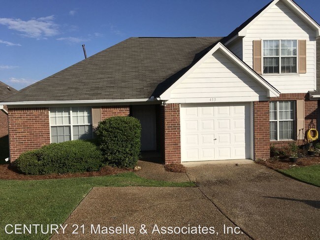 Building Photo - 413 Woodlake Ln