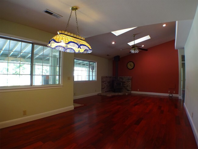 Building Photo - 1764 Durham Dayton Hwy