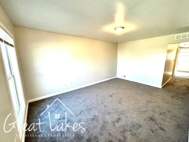 Building Photo - Lovely 3 bedroom / 1 bathroom house now av...