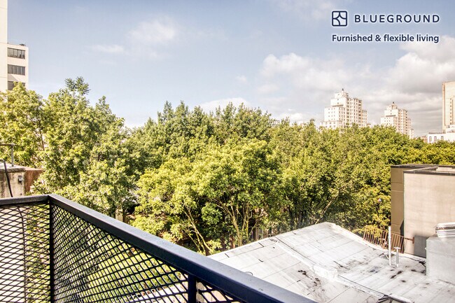 Building Photo - 82 4th Ave