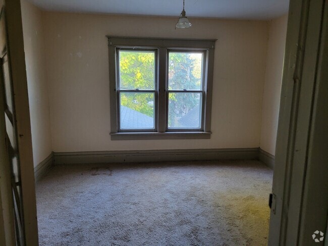Building Photo - 637 Ruble Ave