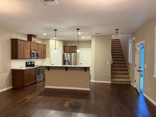Photo - Beautiful 3 Bedroom House with High Ceilin...