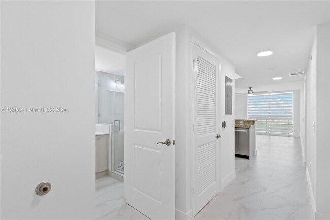 Foto del edificio - 2681 N Flamingo Rd