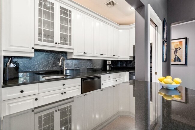 Foto del edificio - 148 Commonwealth Ave