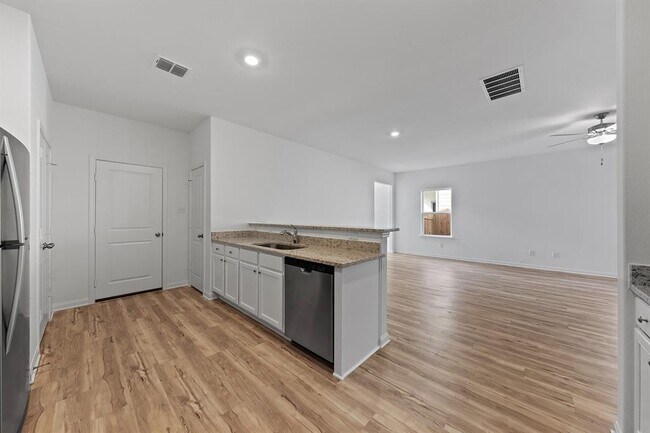 Foto del edificio - 242 Myrtle Oak Dr