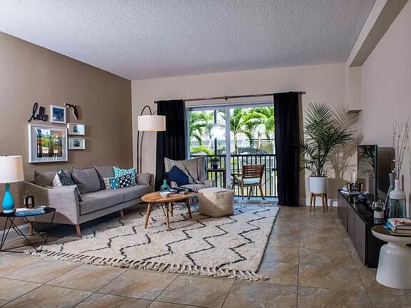 Foto del edificio - 2519 N Ocean Blvd