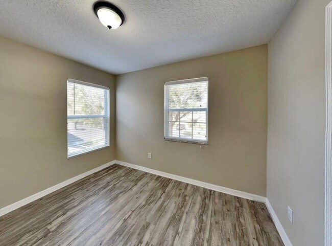 Building Photo - 7827 Bristol Park Dr