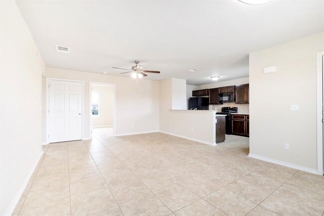 Foto del edificio - 2200 Creekside Ln