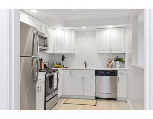 Primary Photo - 3 Stonehill Dr