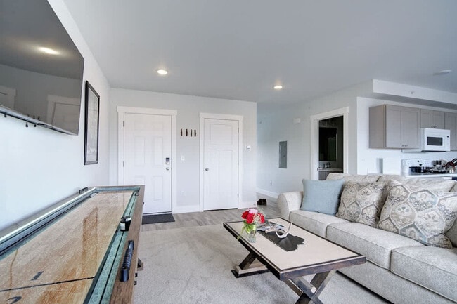 Building Photo - 5242 Fallon St