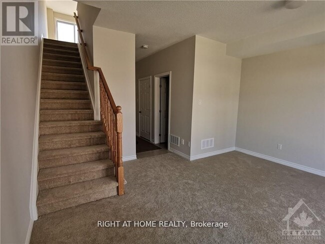 Photo du bâtiment - 1414 Hemlock Rd