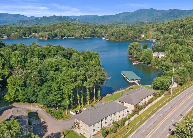 Foto del edificio - 2145 Ridgecrest Cir