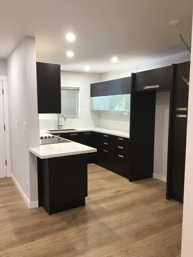 Foto principal - 5300 Fairview Blvd