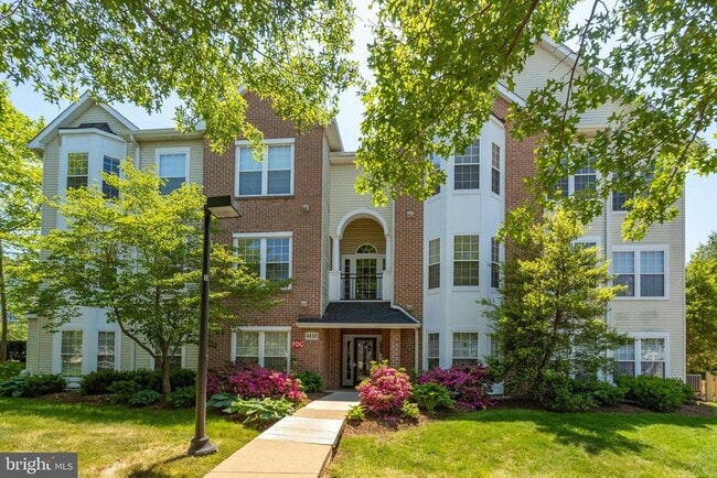 Building Photo - 4132 Fountainside Ln